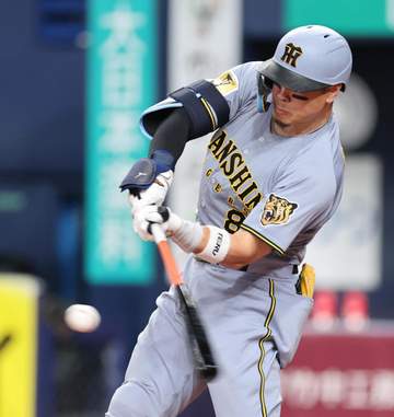 阪神 佐藤輝明が福島のミスを救う先制タイムリー！1番抜擢も痛恨の牽制死→3、4番の連続二塁打でばん回