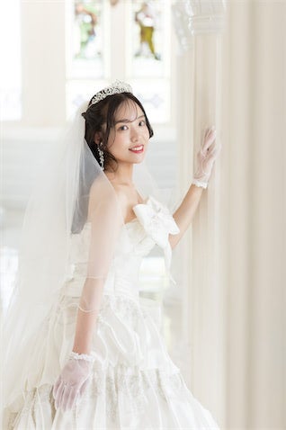 元名古屋ご当地アイドルメンバーが結婚を報告、夫とのウエディングフォト公開