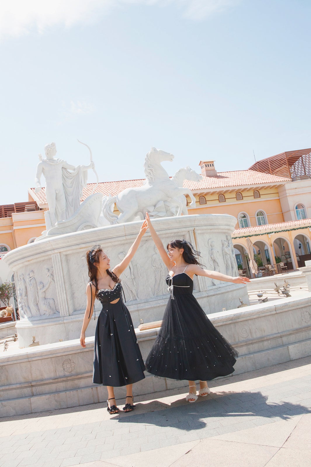 Erika、百瀬まりな／撮影：菊地泰久／（講談社）