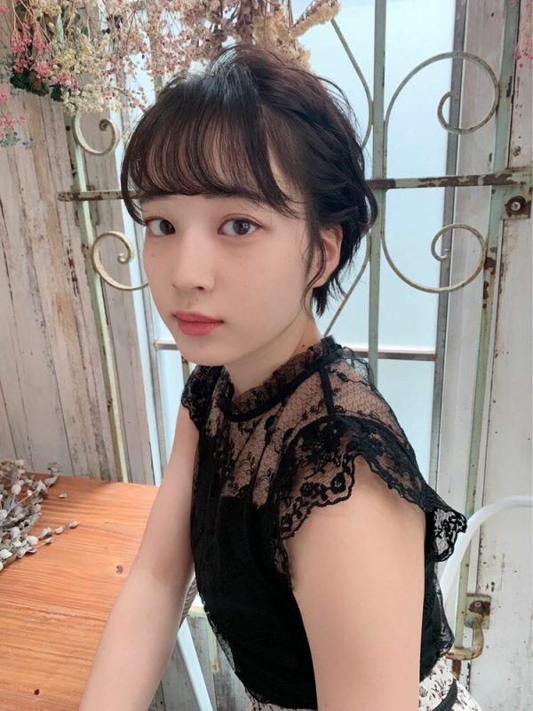 ショートの結婚式ヘアアレンジ15選 短くても華やかになるお呼ばれ簡単アレンジ集 モデルプレス ショートの結婚式ヘアアレンジ15選 短くても華やかになるお呼ばれ簡単アレンジ集 モデルプレス