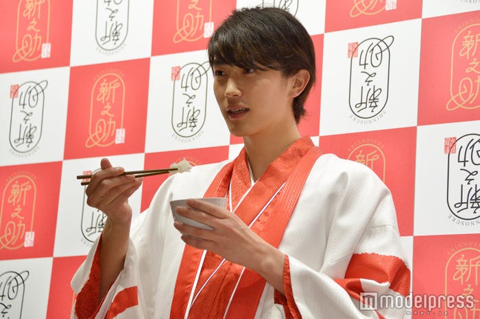 「すごく甘いです!」と食レポ (C)モデルプレス