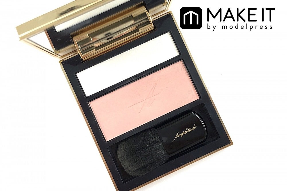 Amplitude／コンスピキュアス チークス／06 ソフトピンク／6,800円（税抜） (C)メイクイット