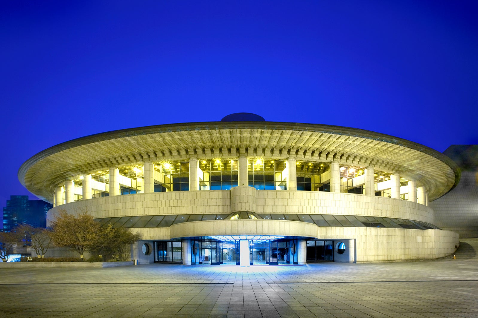 「芸術の殿堂 オペラハウス」外観（提供写真）