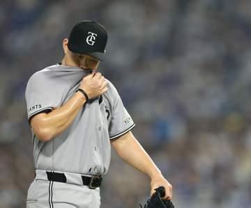 巨人痛い敗戦 連勝3でストップ 初回に小笠原が満塁被弾 打線は沈黙