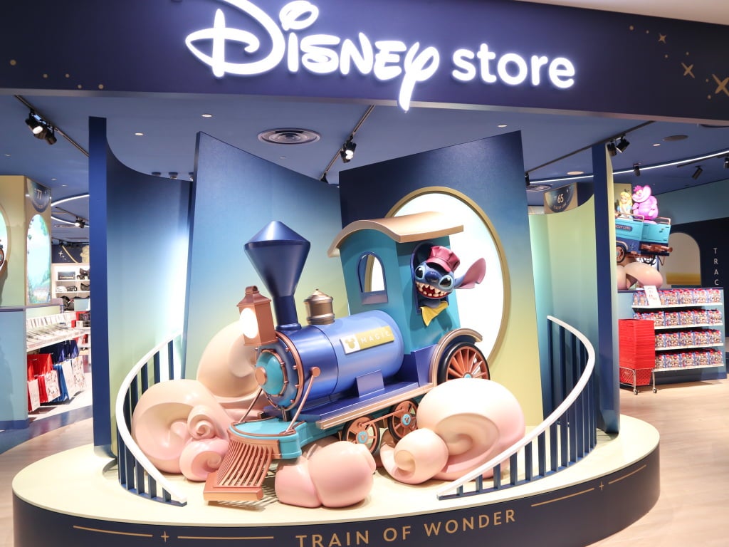 「ディズニーストア 心斎橋パルコ店」が誕生！日本初の店舗デザインや限定アイテムがかわいすぎる♡