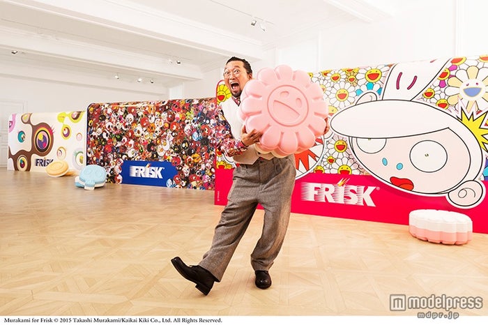 世界的有名アーティスト 村上隆 と Frisk がコラボ ポップで可愛いと話題に モデルプレス