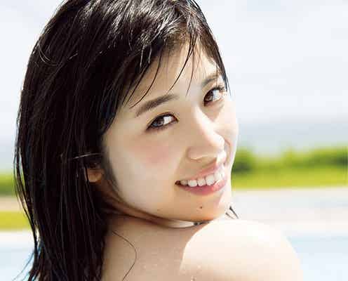 アプガ仙石みなみ、美背中披露の大胆露出 清純な姿からセクシーショットまで
