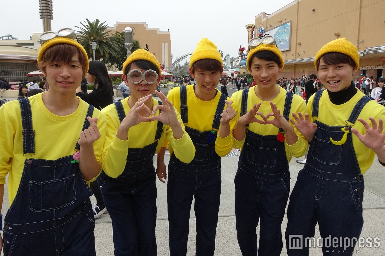 男性もミニオン仮装でパークへ来場／画像提供：ユー・エス・ジェイ