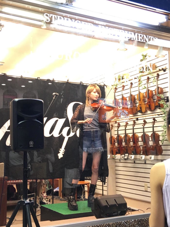 ゲリラライブ動画がTwitterで人気爆発!美人すぎるヴァイオリニストAyasaとは?