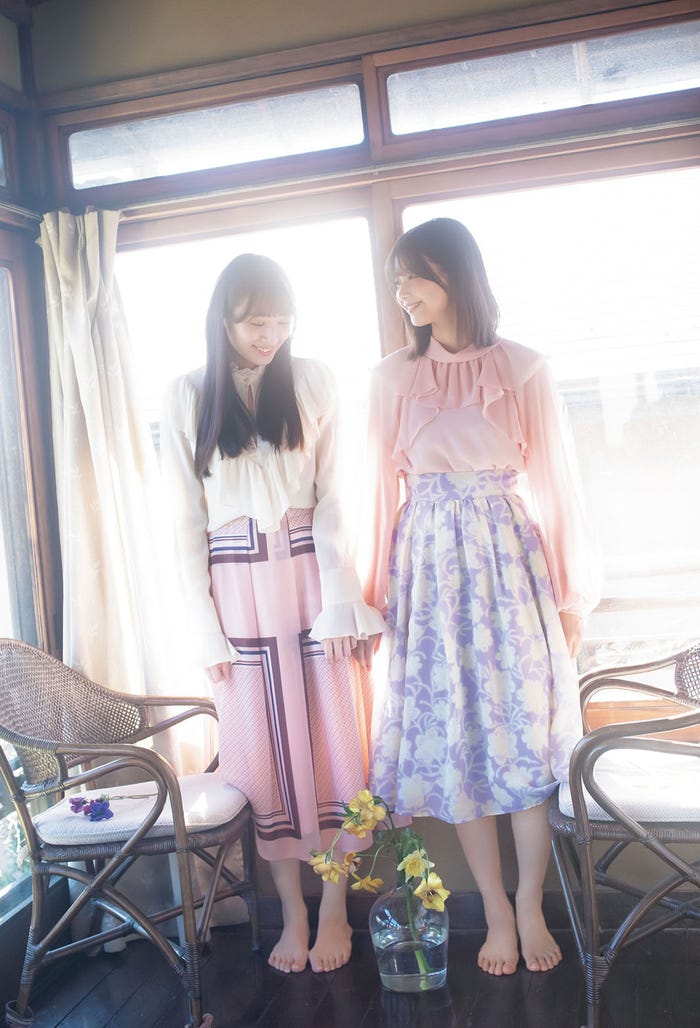 渡辺梨加&渡邉理佐(C)桑島智輝/集英社