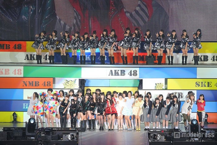 指原莉乃だけブルマで登場 移籍メンバーを涙で送別 Hkt48 春コン セットリスト モデルプレス 指原莉乃だけブルマで登場 移籍メンバーを涙で送別 Hkt48 春コン セットリスト モデルプレス