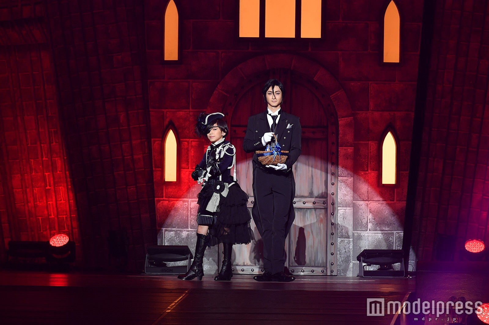 「黒執事」ステージ（左から）内川蓮生、古川雄大（C）モデルプレス