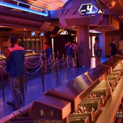 スター・ツアーズ搭乗口