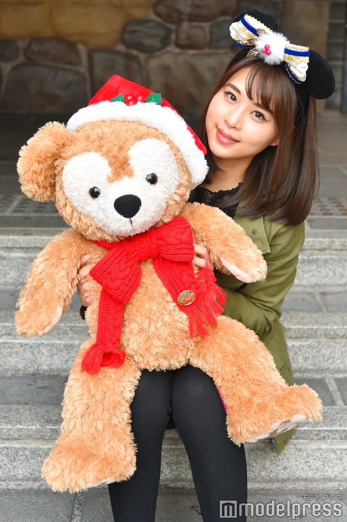 ぬいぐるみ(M)¥13,000/モデル:山本成美(C)モデルプレス(C)Disney