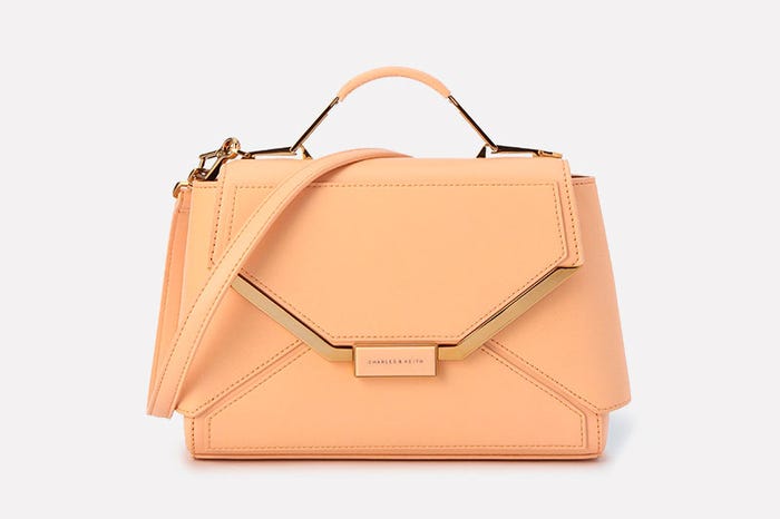 ストラクチャードハンドバッグ「CHARLES & KEITH」8,996円(税込)/画像提供:CHARLES & KEITH OFFICIAL ONLINE STORE