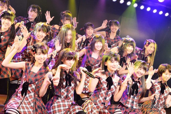 AKB48峯岸チーム4「手をつなぎながら」初日公演(公開ゲネプロ)より