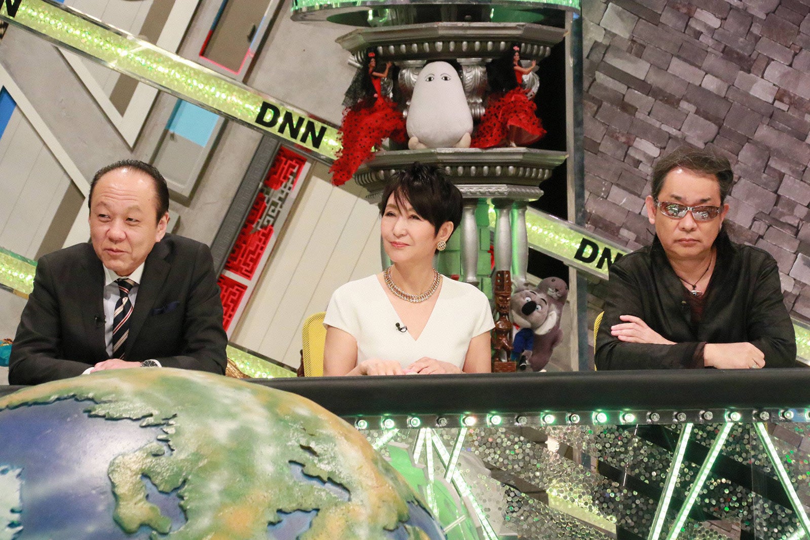 （左から）出口保行氏、吉川美代子、五箇公一氏（C）フジテレビ