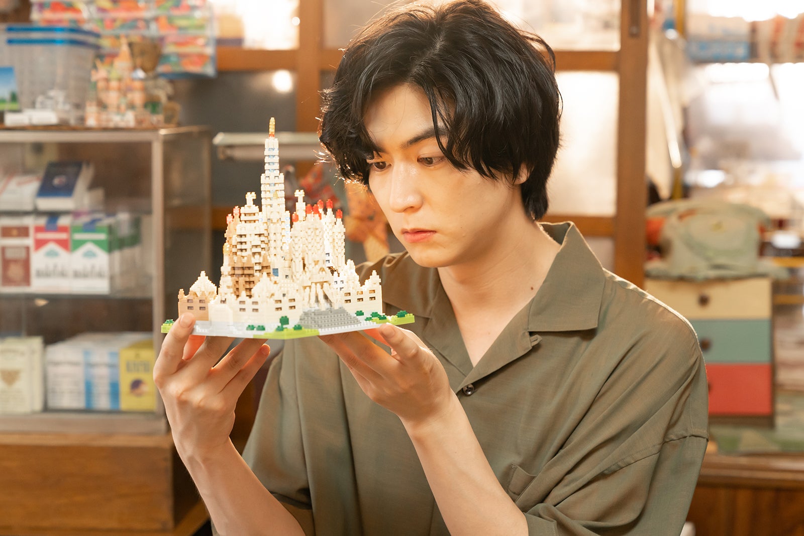 稲葉友／「みなと商事コインランドリー」第10話より（C）缶爪さわ・椿ゆず／KADOKAWA／「みなと商事コインランドリー」製作委員会