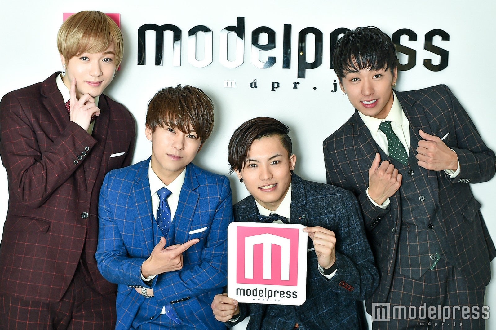 FIZZY POP （C）モデルプレス