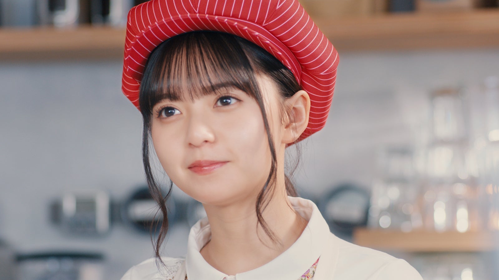 齋藤飛鳥／新TVCM「営業さん、交渉する」篇より（提供写真）