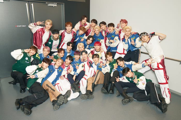 JO1、INI、DXTEEN「LAPOSTA 2023」より(C)LAPONE Entertainment