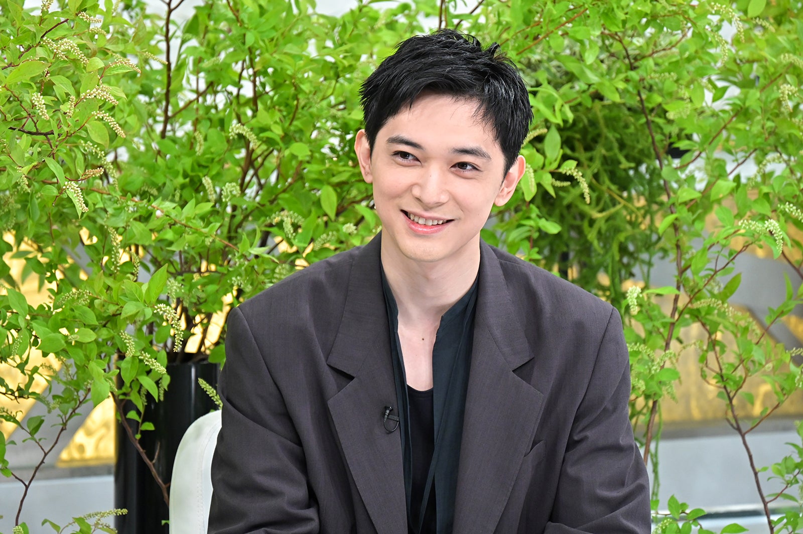 吉沢亮、大親友がサプライズ登場＆“衝撃の恋愛事情”明らかに「ひと目惚れしちゃって…」