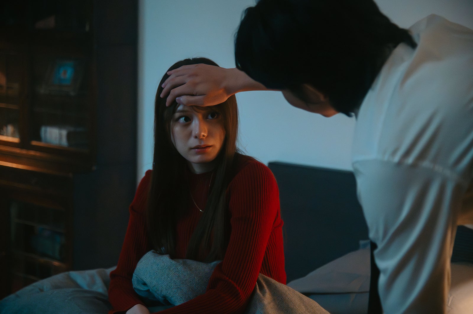 紺野彩夏「復讐カレシ～溺愛社長の顔にはウラがある～」第3話（C）「復讐カレシ～溺愛社長の顔にはウラがある～」製作委員会・MBS