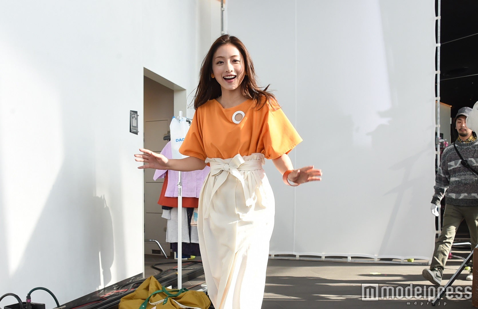 石原さとみ／新TVCM「ヘッドホンみかん」篇メイキングより