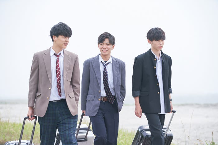 いっせー、まさひろ、とらい「恋する◆週末ホームステイ 2020夏」1話より(C)ABEMA