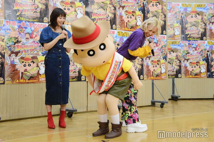 (手前)しんちゃん、りゅうちぇる (C)モデルプレス