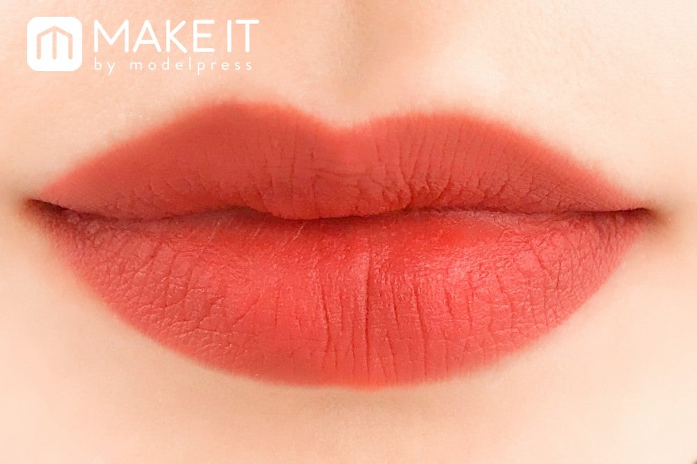 ルージュ アンリミテッド アンプリファイド マット／AM OR 588使用 (C)メイクイット