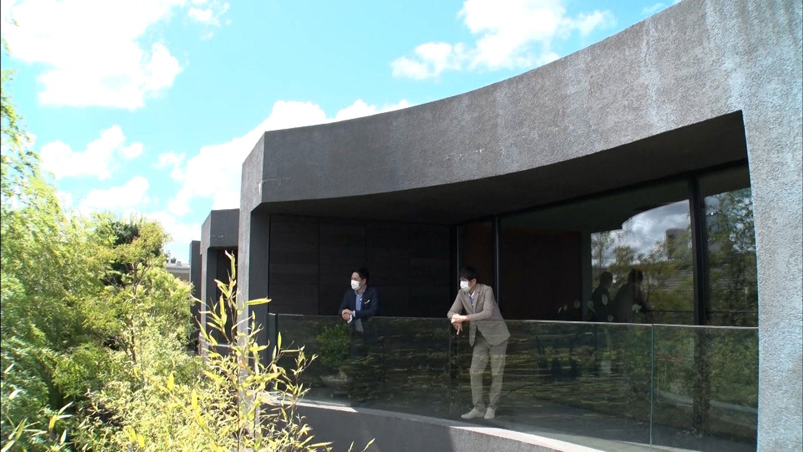 （左から）辻岡義堂、羽鳥慎一 （C）日本テレビ