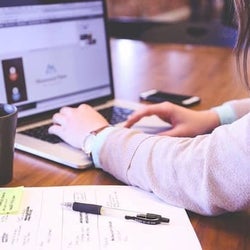 ネットで出会った男性と付き合う方法!注意点は?