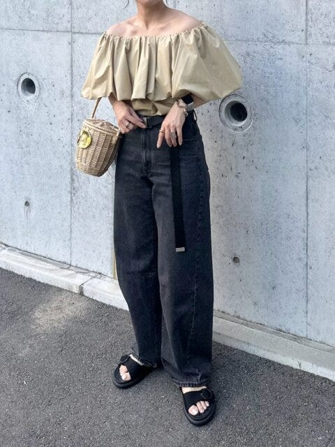 黒デニム コーデ 黒デニムコーデ4