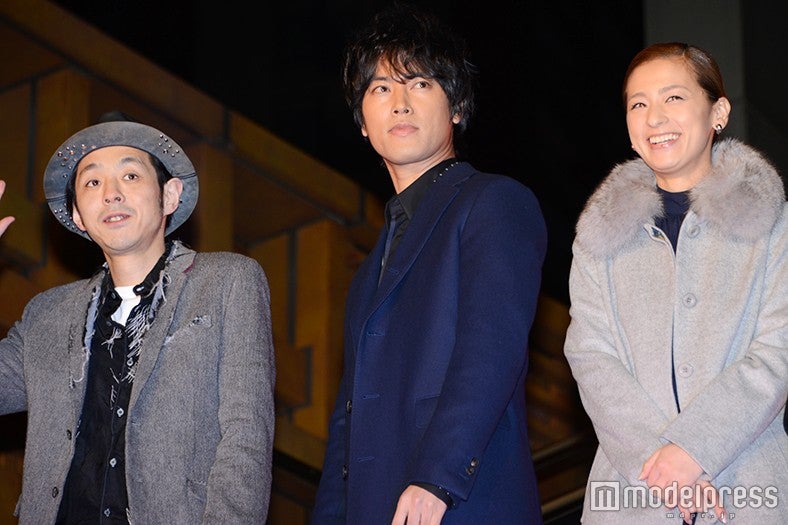 （左より）宮藤官九郎監督、桐谷健太、尾野真千子（C）モデルプレス