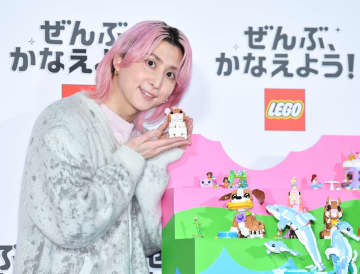 Snow Man佐久間大介「かわいいって正義なんですよ」レゴ（R）の動物たちにメロメロ