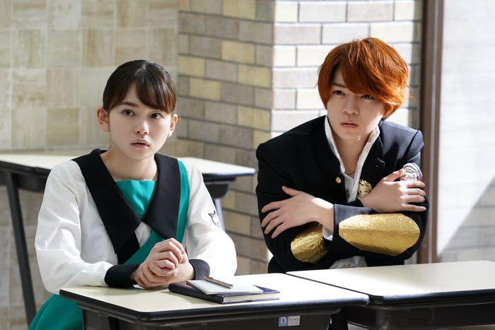 山田杏奈、西畑大吾 (C)日本テレビ