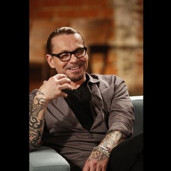 『サンズ・オブ・アナーキー』のクリエイター、カート・サッターがスピンオフ版『Mayans MC』から解雇!