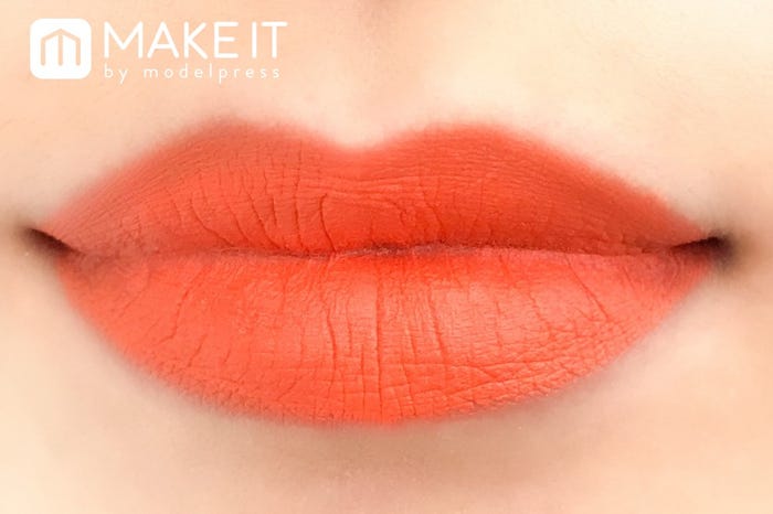 ルージュ アンリミテッド アンプリファイド マット/AM OR 565使用 (C)メイクイット