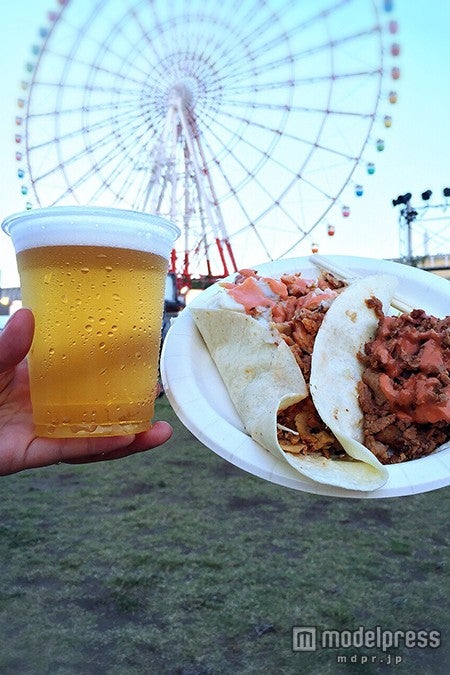 極上肉とビールで乾杯／画像提供：AATJ