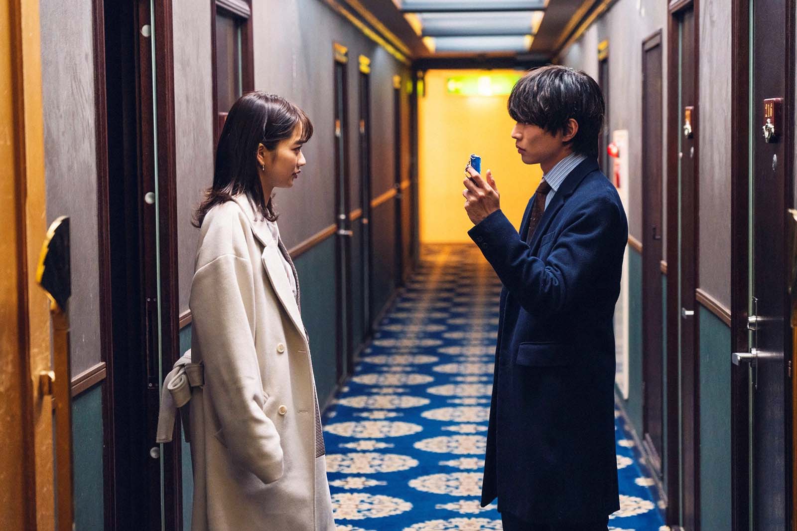 見上愛、佐藤大樹（C）「liar」製作委員会／MBS・TBS