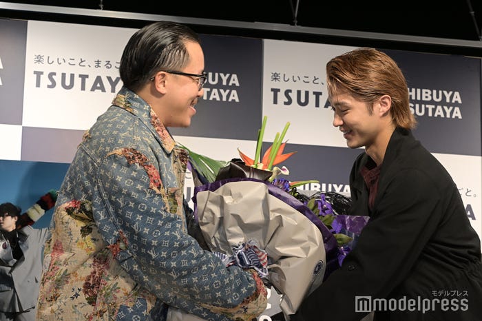 レスリー・キー、磯村勇斗(C)モデルプレス