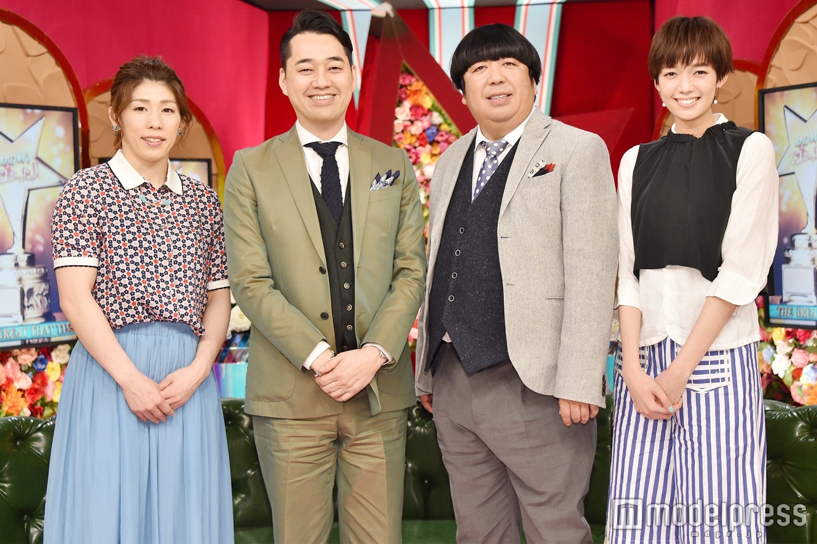 （左から）吉田沙保里選手、設楽統、日村勇紀、佐藤栞里 （C）モデルプレス