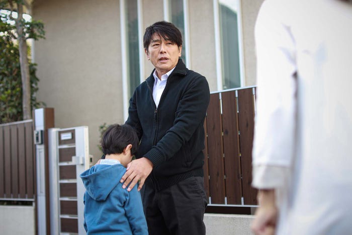 高橋克典「離婚しない男―サレ夫と悪嫁の騙し愛―」第8話より(C)テレビ朝日