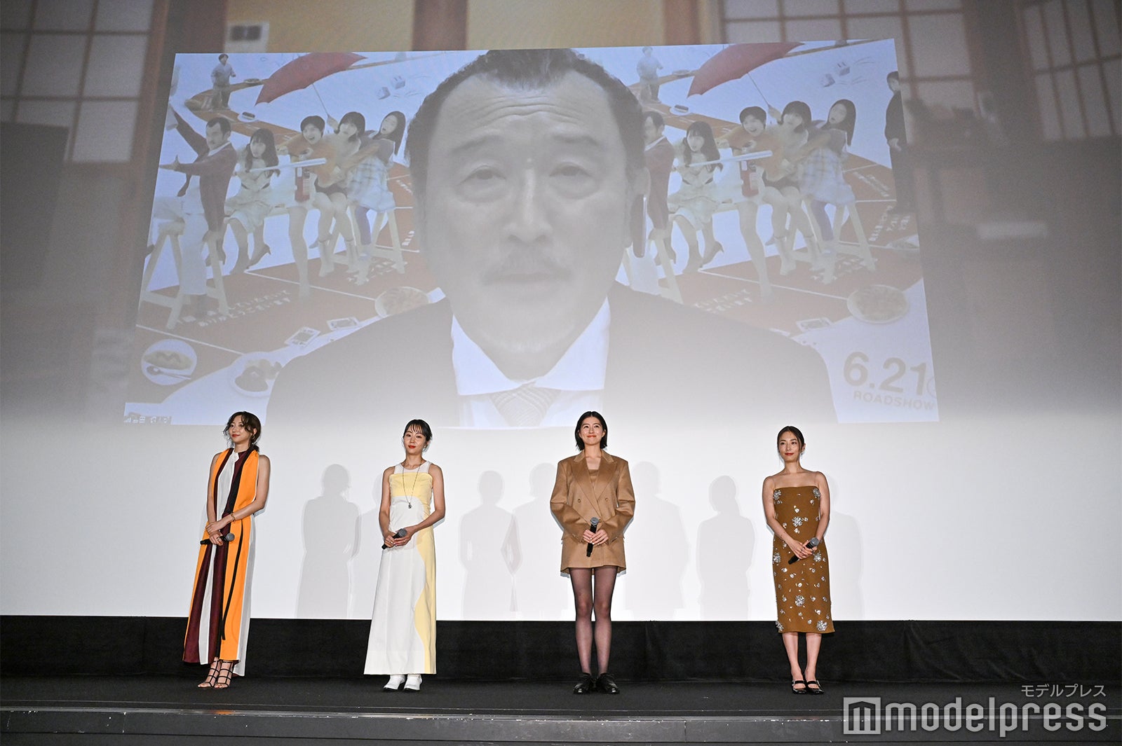 （左より）武田玲奈、木南晴夏、佐久間由衣、MEGUMI
（C）モデルプレス