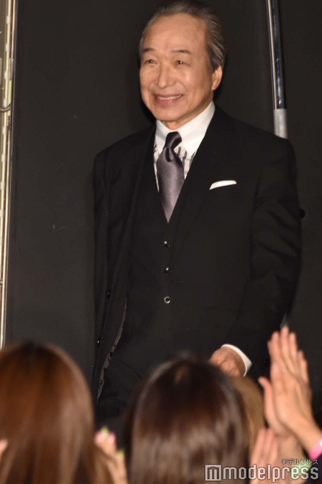 客席から登場した小日向文世（C）モデルプレス