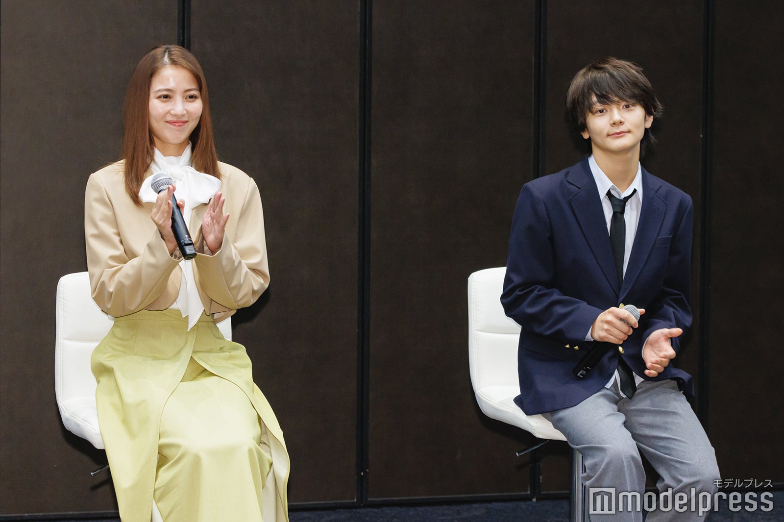 石川恋、齋藤潤（C）モデルプレス