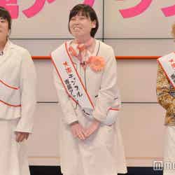 尼神インター（右2人）とともに「大阪チャンネル」専属アナウンサーに就任したゆりやんレトリィバァ（左）／会見の様子（C）モデルプレス