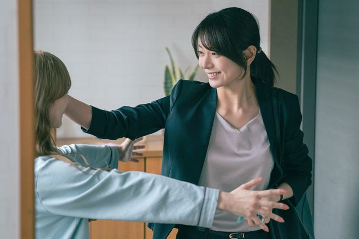 加藤史帆、森カンナ(C)「彩香ちゃんは弘子先輩に恋してる 2nd Stage」製作委員会・MBS/第4話より