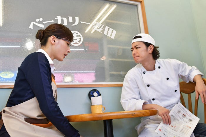 綾瀬はるか、佐藤健/「義母と娘のブルース」最終話より(C)TBS